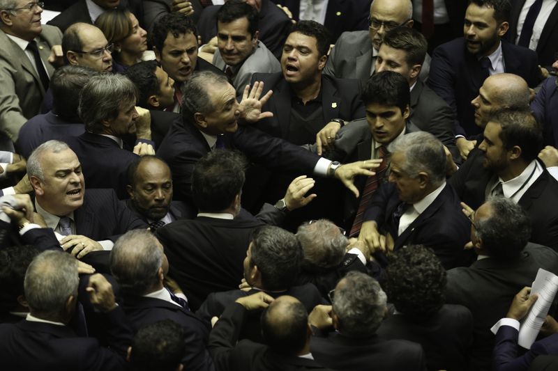 Câmara dos Deputados em dois momentos