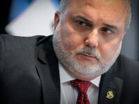 Uma crise no meio de outra crise