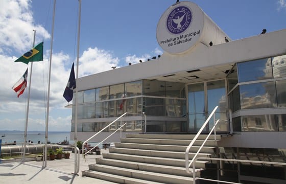 Reflexões iniciais sobre a sucessão em Salvador