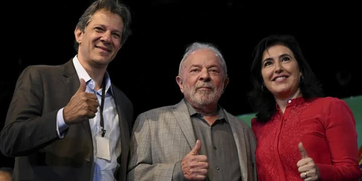 Corte de gastos e política